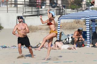 Alessandra Ambrosio feet photo thumbnail