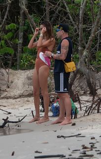 Alessandra Ambrosio feet photo thumbnail
