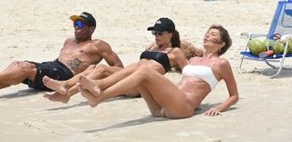 Alessandra Ambrosio feet photo thumbnail