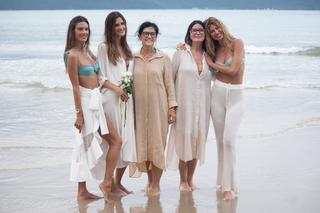 Alessandra Ambrosio feet photo thumbnail