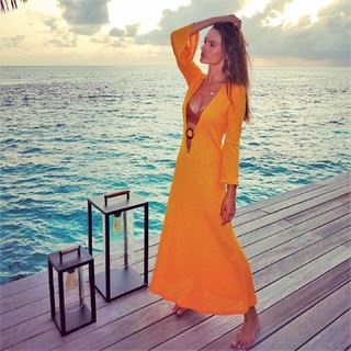 Alessandra Ambrosio feet photo thumbnail
