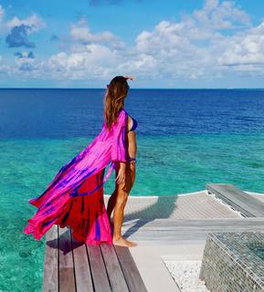 Alessandra Ambrosio feet photo thumbnail