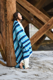 Alessandra Ambrosio feet photo thumbnail