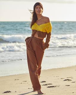 Alessandra Ambrosio feet photo thumbnail