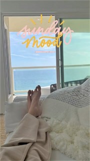Alessandra Ambrosio feet photo thumbnail