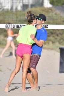 Alessandra Ambrosio feet photo thumbnail