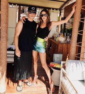 Alessandra Ambrosio feet photo thumbnail