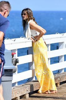 Alessandra Ambrosio feet photo thumbnail