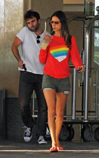 Alessandra Ambrosio feet photo thumbnail