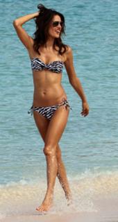 Alessandra Ambrosio feet photo thumbnail