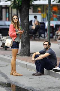 Alessandra Ambrosio feet photo thumbnail