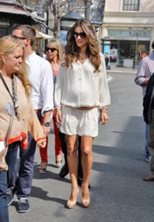Alessandra Ambrosio feet photo thumbnail