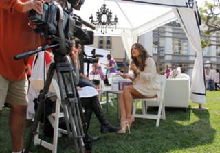 Alessandra Ambrosio feet photo thumbnail
