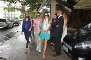 Alessandra Ambrosio feet photo thumbnail