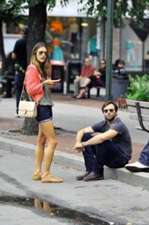 Alessandra Ambrosio feet photo thumbnail