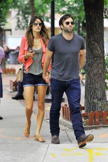 Alessandra Ambrosio feet photo thumbnail
