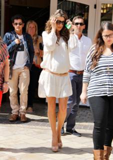 Alessandra Ambrosio feet photo thumbnail