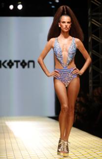 Alessandra Ambrosio feet photo thumbnail