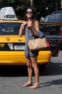 Alessandra Ambrosio feet photo thumbnail