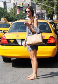 Alessandra Ambrosio feet photo thumbnail