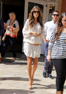 Alessandra Ambrosio feet photo thumbnail
