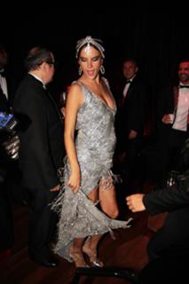 Alessandra Ambrosio feet photo thumbnail
