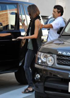 Alessandra Ambrosio feet photo thumbnail