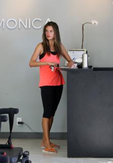 Alessandra Ambrosio feet photo thumbnail