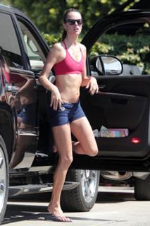 Alessandra Ambrosio feet photo thumbnail