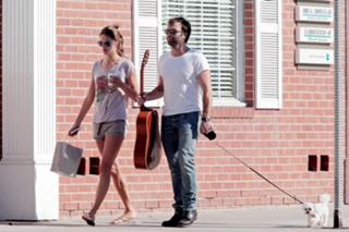 Alessandra Ambrosio feet photo thumbnail