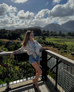 Alessandra Ambrosio feet photo thumbnail