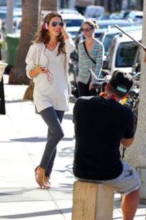 Alessandra Ambrosio feet photo thumbnail