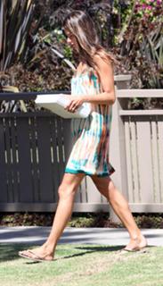 Alessandra Ambrosio feet photo thumbnail