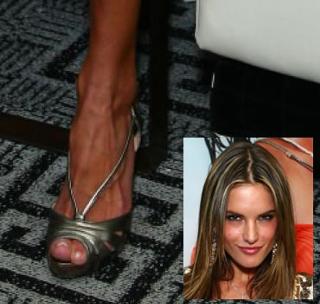 Alessandra Ambrosio feet photo thumbnail