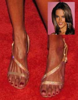 Alessandra Ambrosio feet photo thumbnail