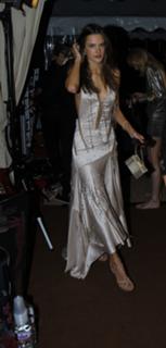 Alessandra Ambrosio feet photo thumbnail
