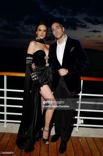 Alessandra Ambrosio feet photo thumbnail