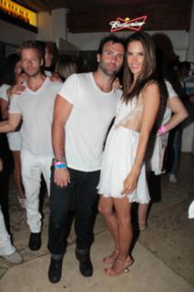 Alessandra Ambrosio feet photo thumbnail