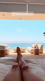 Alessandra Ambrosio feet photo thumbnail