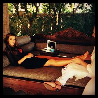 Alessandra Ambrosio feet photo thumbnail