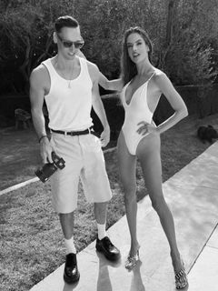 Alessandra Ambrosio feet photo thumbnail