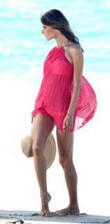Alessandra Ambrosio feet photo thumbnail
