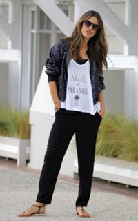 Alessandra Ambrosio feet photo thumbnail