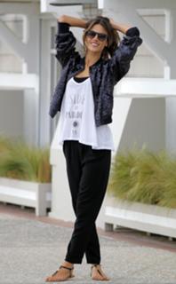Alessandra Ambrosio feet photo thumbnail