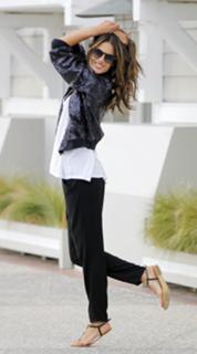Alessandra Ambrosio feet photo thumbnail