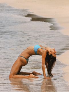 Alessandra Ambrosio feet photo 12