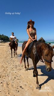 Alessandra Ambrosio feet photo 7