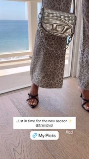 Alessandra Ambrosio feet photo 11