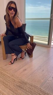 Alessandra Ambrosio feet photo 1