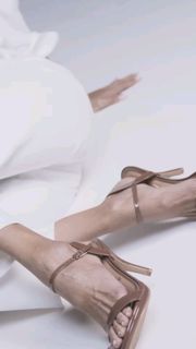 Alessandra Ambrosio feet photo 17
